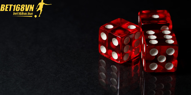 Tài xỉu là trò chơi dự đoán tổng điểm của ba xúc xắc