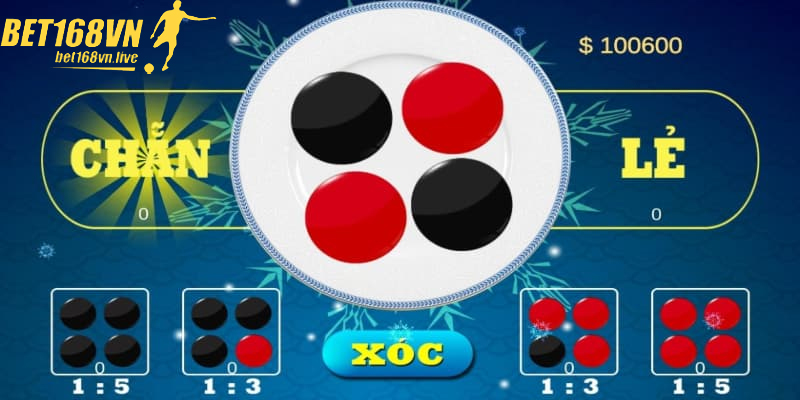 Dụng cụ gồm bát, đĩa và bốn đồng xu để xóc kết quả